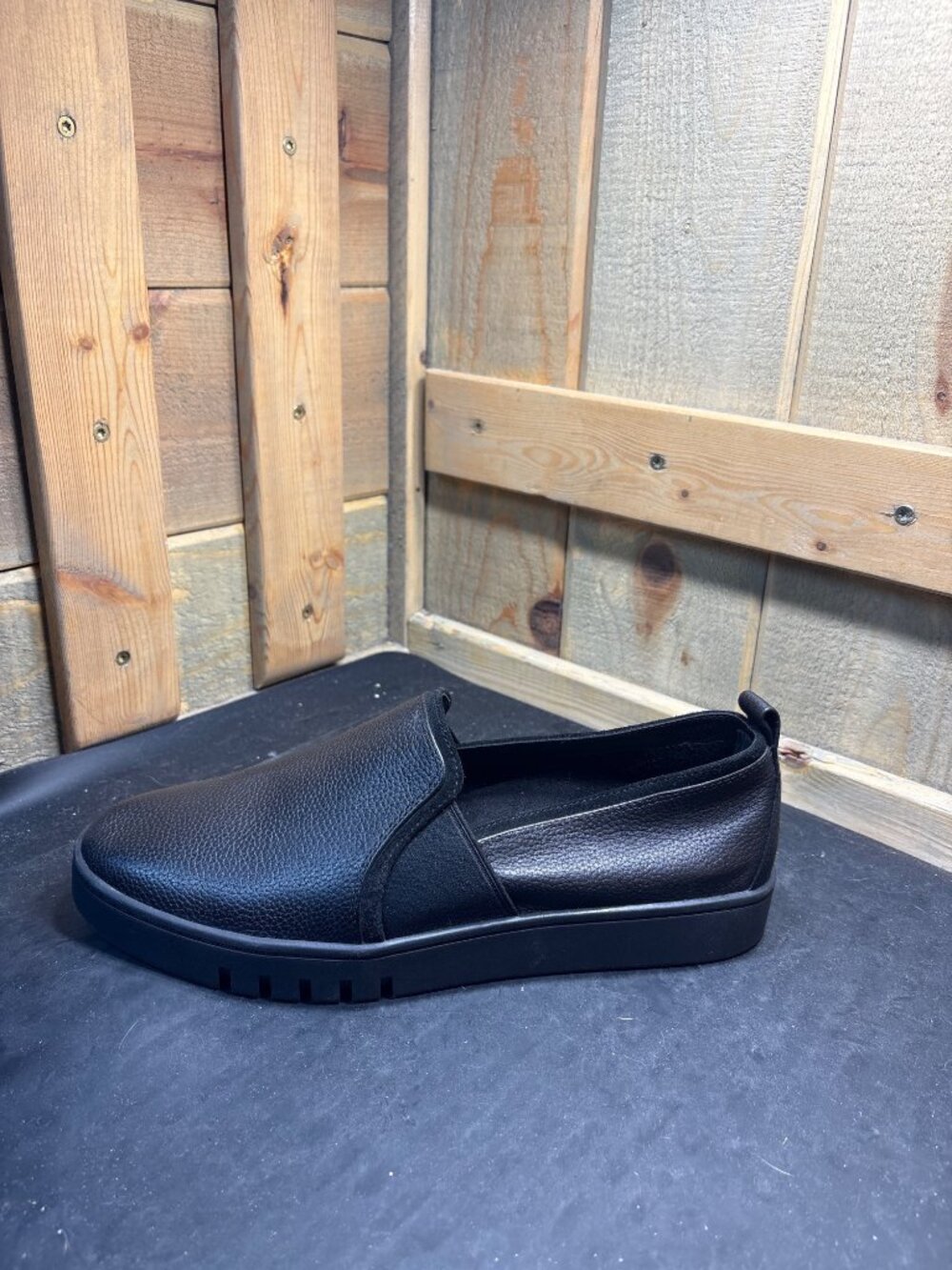 Vionic Cambria Black Leather Slip On Sneakers Womens US 10 UK 8 EU 41 - Picture 5 of 9